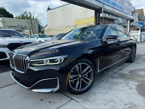 2022 BMW 750 i xDrive