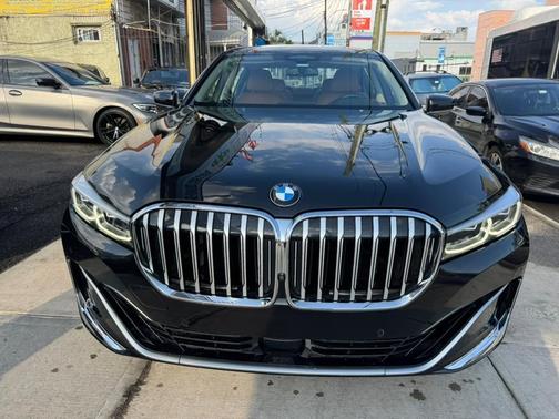 2022 BMW 750 i xDrive