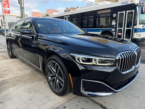 2022 BMW 750 i xDrive