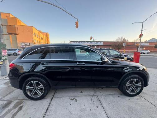 2018 Mercedes-Benz GLC 300 Base 4MATIC