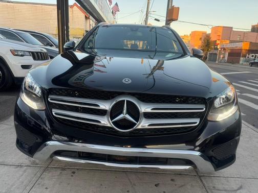 2018 Mercedes-Benz GLC 300 Base 4MATIC