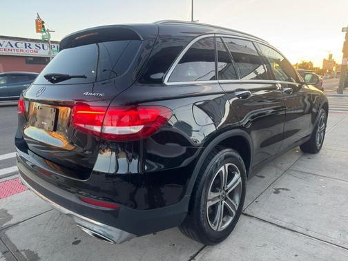 2018 Mercedes-Benz GLC 300 Base 4MATIC