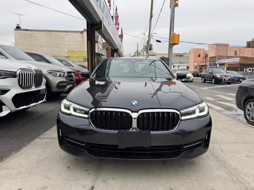 2022 BMW 530 i