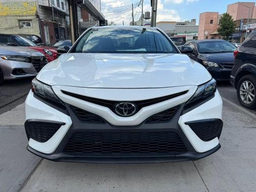 White 2023 Toyota Camry SE Nightshade