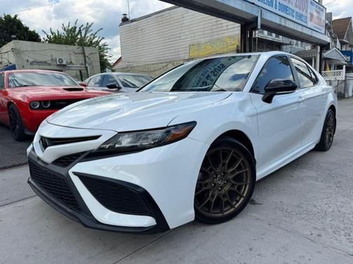 White 2023 Toyota Camry SE Nightshade