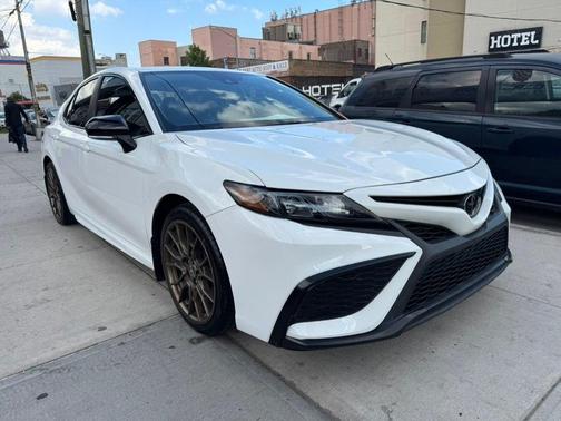 White 2023 Toyota Camry SE Nightshade
