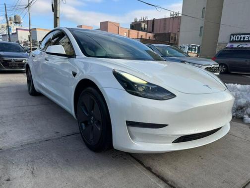 2022 Tesla Model 3 Base