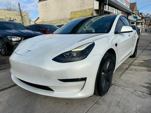 2022 Tesla Model 3 Base