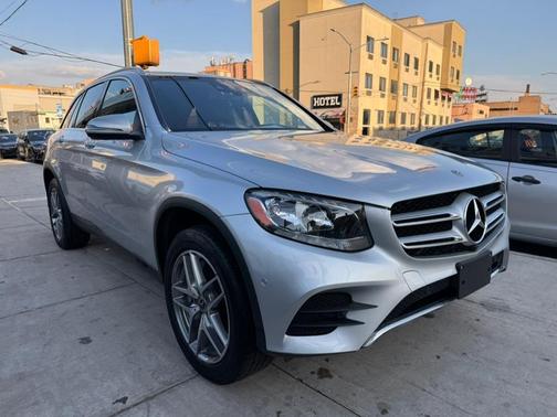 2018 Mercedes-Benz GLC 300 Base 4MATIC