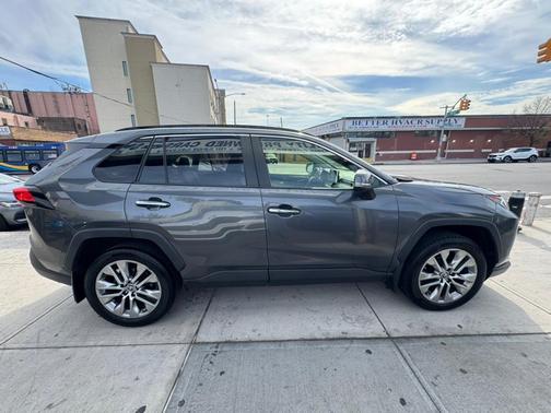 2019 Toyota RAV4 Limited