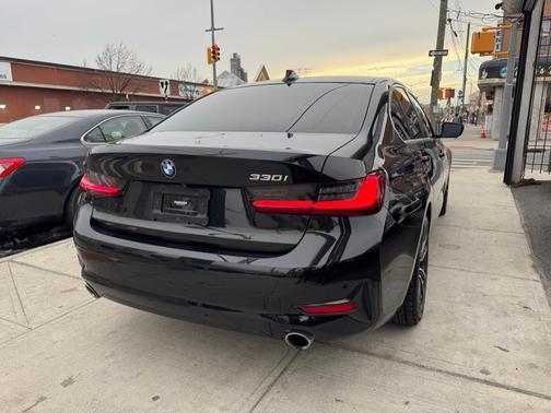 2022 BMW 330 i