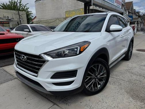 White 2020 Hyundai TUCSON SEL