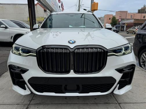 2020 BMW X7 M50i