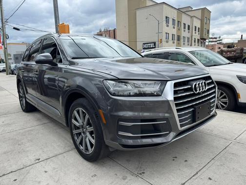 2019 Audi Q7 45 Premium Plus
