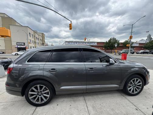 2019 Audi Q7 45 Premium Plus