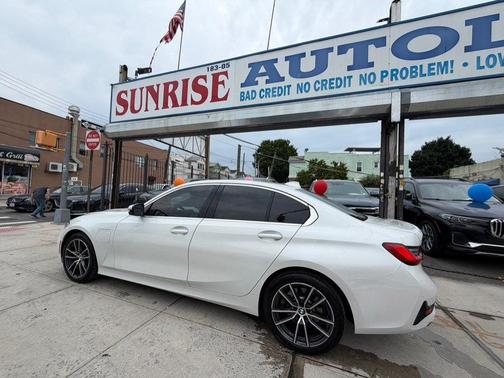 White 2021 BMW 330e xDrive