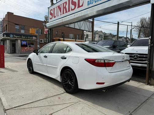2015 Lexus ES 350 Crafted Line