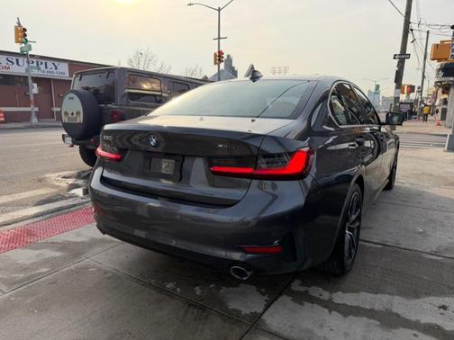 2022 BMW 330 i xDrive