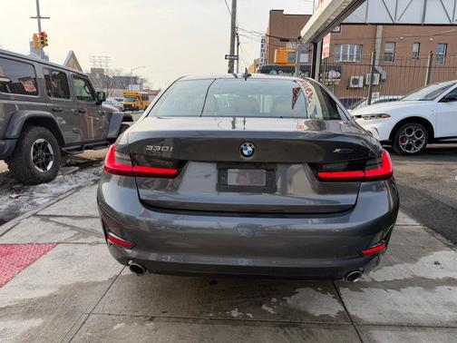 2022 BMW 330 i xDrive