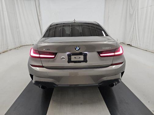 2022 BMW 330 i xDrive