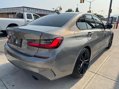 2022 BMW 330 i xDrive