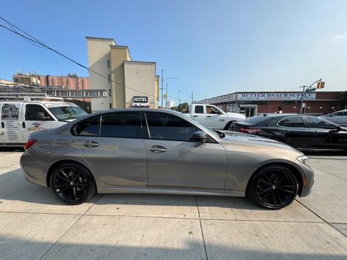 2022 BMW 330 i xDrive
