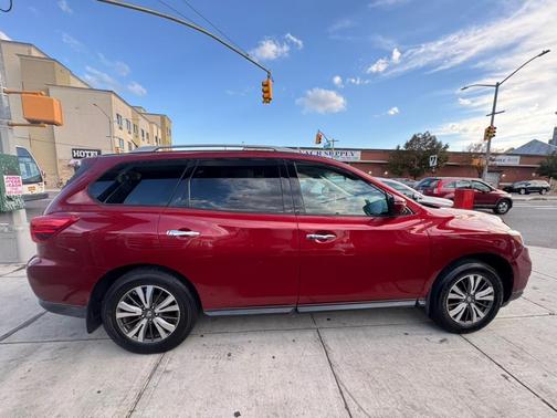2017 Nissan Pathfinder S