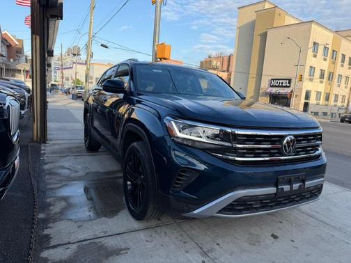 Tourmaline Blue Metallic 2023 Volkswagen Atlas Cross Sport 3.6L V6 SE w/Technology