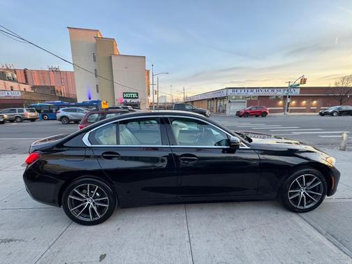 2022 BMW 330 i xDrive