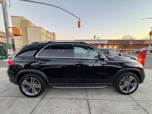 2022 Mercedes-Benz GLE 350 Base 4MATIC