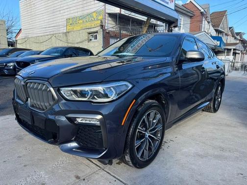 2021 BMW X6 M50i