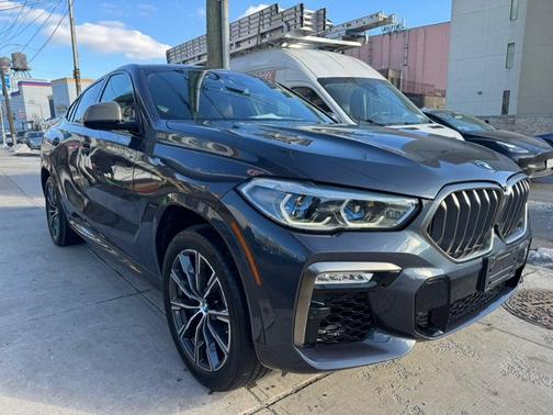 2021 BMW X6 M50i