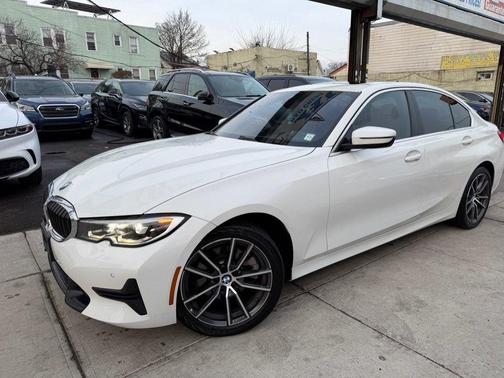 2019 BMW 330 i xDrive