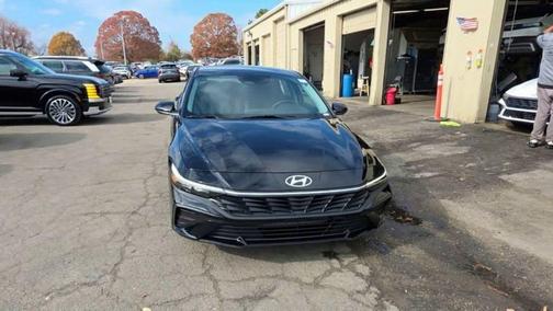 2026 Hyundai ELANTRA SE