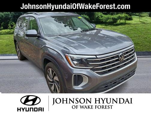 Platinum Gray Metallic 2024 Volkswagen Atlas 2.0T SE w/Technology