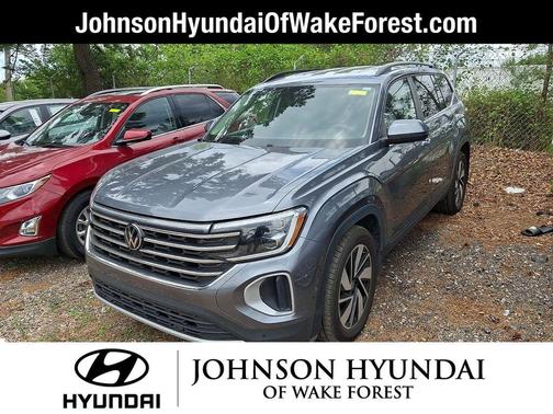 Platinum Gray Metallic 2024 Volkswagen Atlas 2.0T SE w/Technology