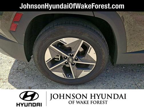 Green 2025 Hyundai TUCSON SEL