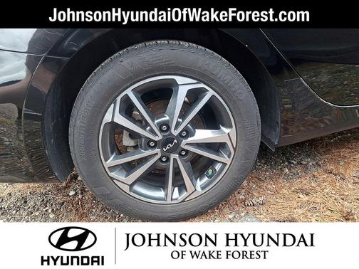 Aurora Black Pearl 2024 Kia Forte LXS