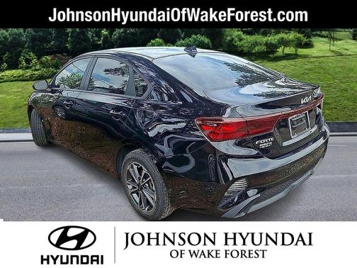 Aurora Black Pearl 2024 Kia Forte LXS