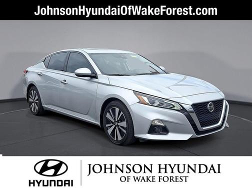 Brilliant Silver Metallic 2022 Nissan Altima 2.5 SL