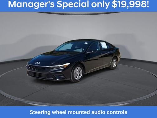 2025 Hyundai ELANTRA SE