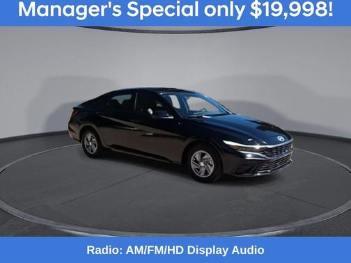 2025 Hyundai ELANTRA SE