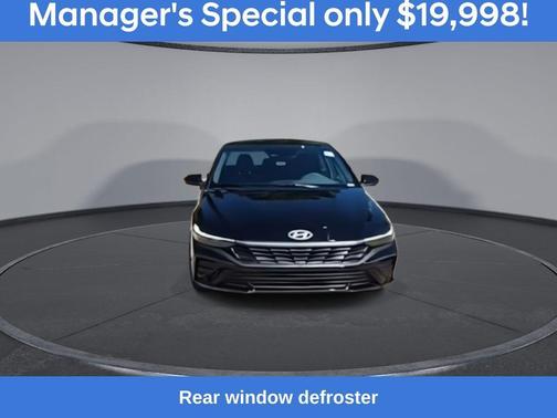 2025 Hyundai ELANTRA SE