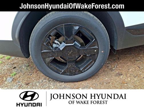 Snow White Pearl 2026 Kia Sportage Hybrid X-LINE