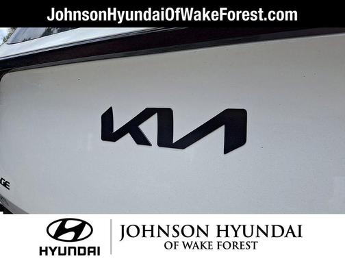 Snow White Pearl 2026 Kia Sportage Hybrid X-LINE