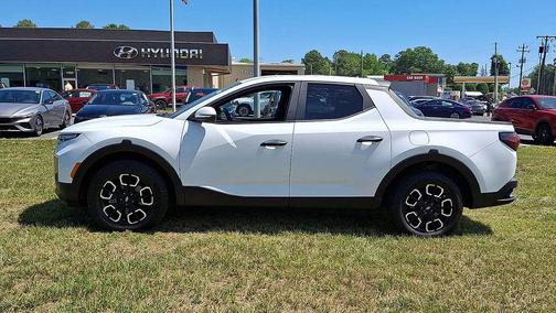 Ice White 2022 Hyundai SANTA CRUZ 2.5L SEL