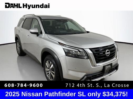 2025 Nissan Pathfinder SL 4WD