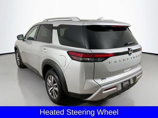 2025 Nissan Pathfinder SL 4WD