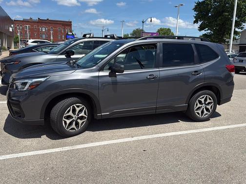 Magnetite Gray Metallic 2021 Subaru Forester Premium