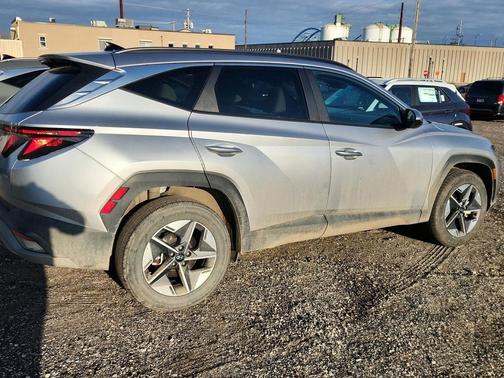 Shimmering Silver 2025 Hyundai TUCSON SEL